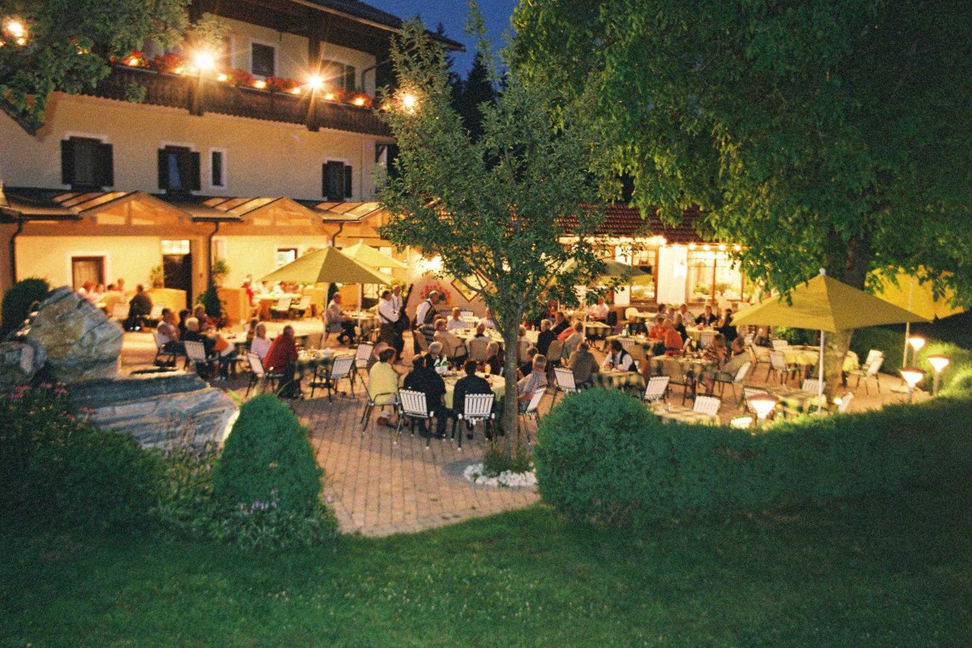 Hotel Landhof Simeter Gmbh Spittal an der Drau Exterior foto