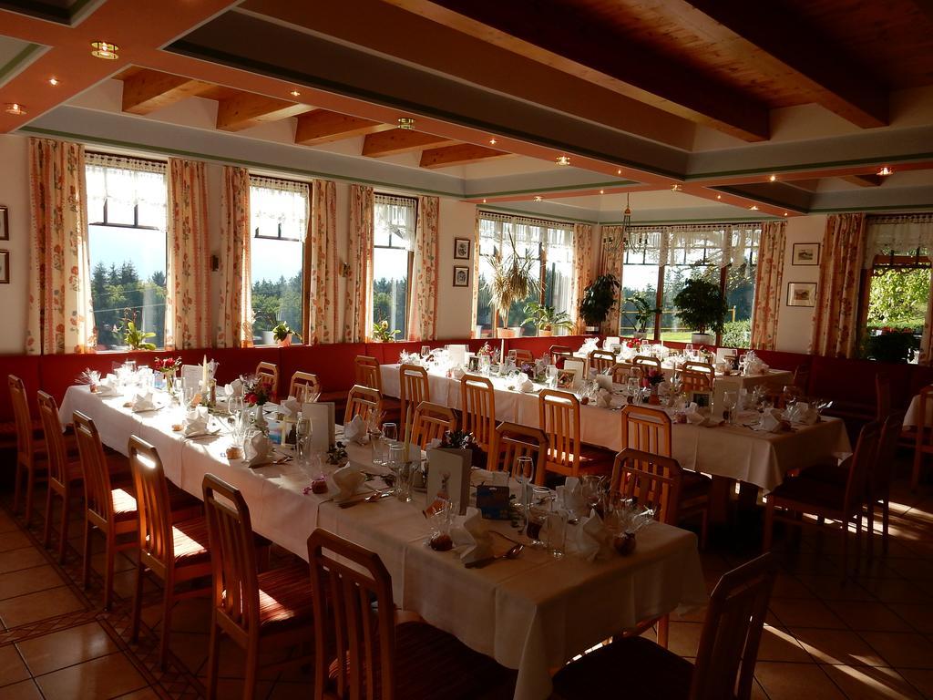 Hotel Landhof Simeter Gmbh Spittal an der Drau Exterior foto